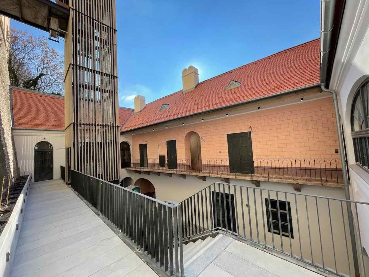 Ruttner Haz Albergue Veszprém Exterior foto